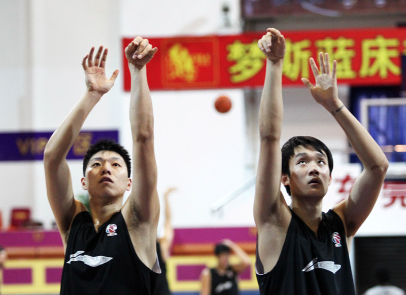 һȣ˭첲ԸУ201326գ2012-2013CBA32ǰհɽƽǰѵȫЭʤ¼ͼƬOsportsȫͼƬרϽˡýתء