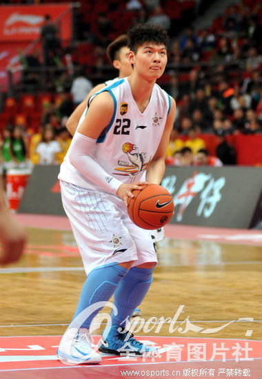 CBA�P�U�ɫn�趤���� MVP�����L��ө�����y�c