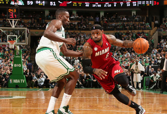ղķ˹37�ֽ���ʤ�� �Ȼ���ʤ�������˶�23��ʤ(ͼƬ��Դ��NBA���Ĺ���)