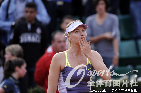 组图:<em>2013法网女单</em>首轮 莎拉波娃2-0胜谢淑薇