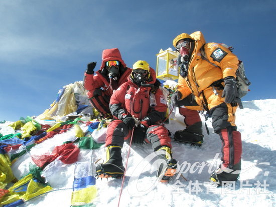 2009年5月20日 韩国登山队历史上首次登顶珠峰