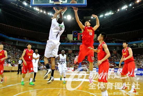 高清:美国篮球传奇巨星深圳站 八一74-77负美