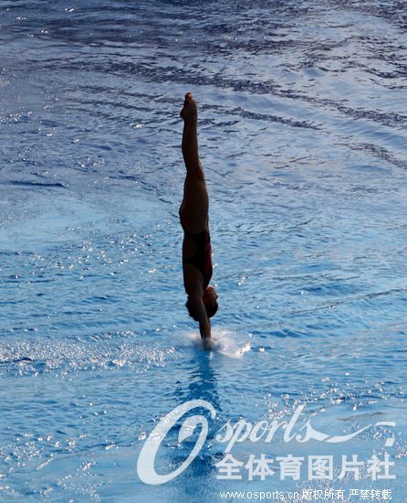 高清:中国跳水队备战2013年巴塞罗那游泳世锦赛
