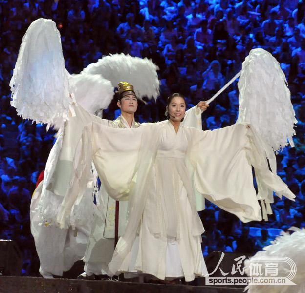 喀山大运会闭幕式韩国组合EXO登台献唱