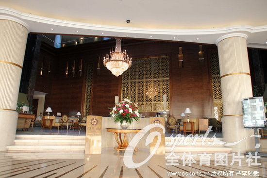 广州恒大抵达多哈备战亚冠 酒店奢华队员放松