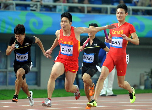 东亚运动会男子百米接力中国队获得季军(图)