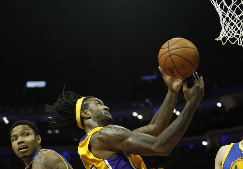  10��18�գ���ɼ�����˶���Աϣ�����ң�����ǿ����  ���գ����Ϻ����е�2013��NBA��ǰ�������У���ɼ�����˶���89��115���н�����ʿ�ӡ��»�����߷�����