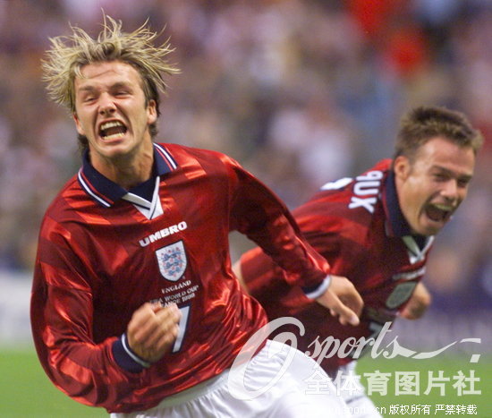 1998年 贝克汉姆在世界杯上庆祝进球