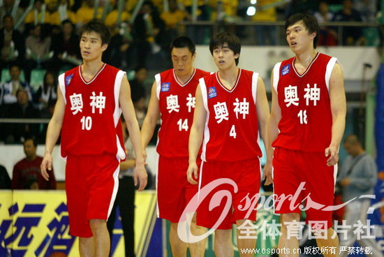20031213գ2003-2004йA(CBA)9֣㶫Զݸ11394սʤӡӻ骡εȶԱ