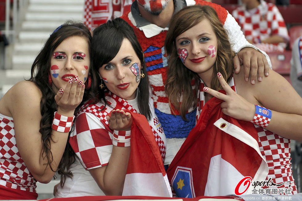 高清:世界杯揭幕战将打响 巴西、克罗地亚球迷