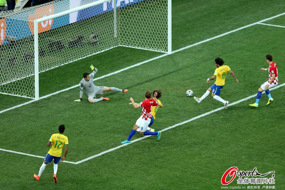 高清: 世界杯首场巴西以3:1战胜克罗地亚- Micr