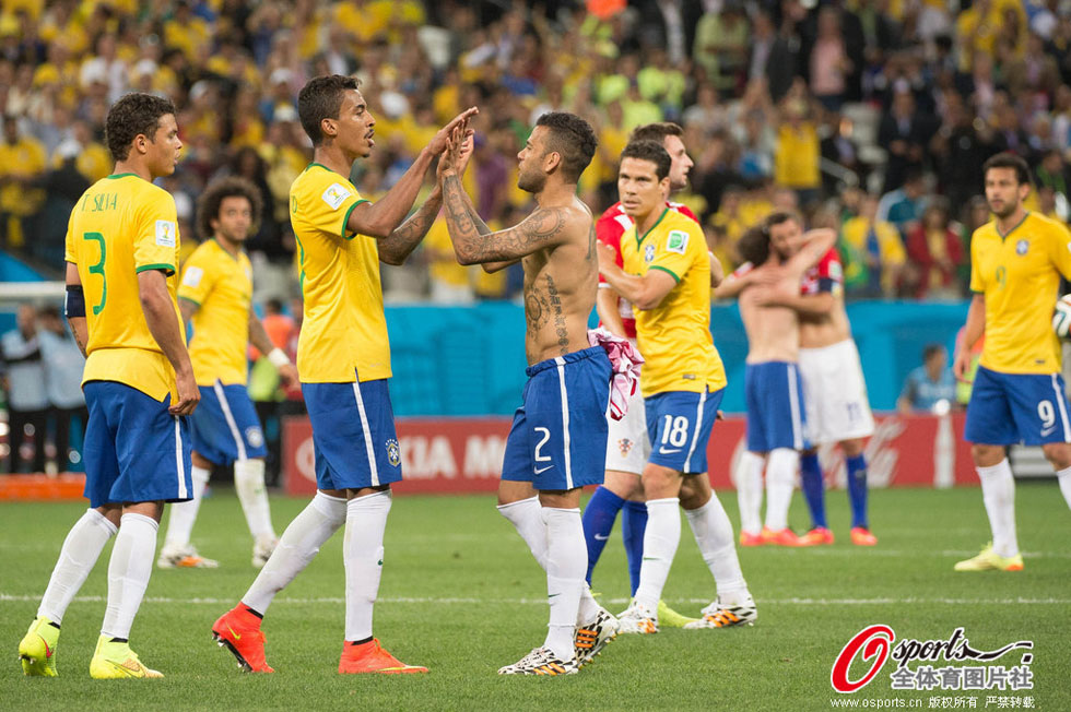 巴西队庆祝最后的胜利