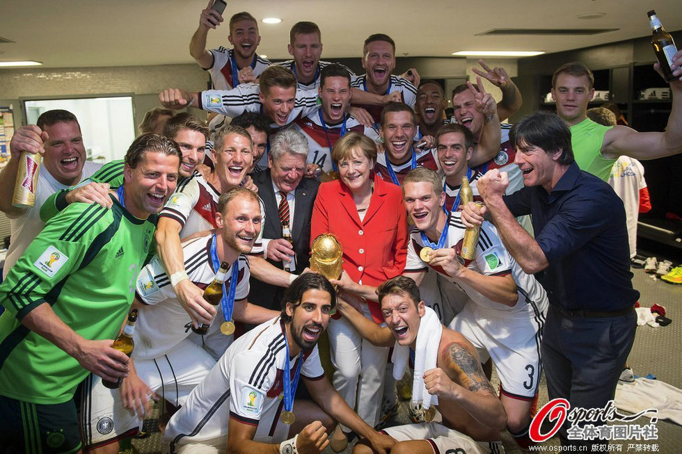 高清：巴西世界杯德國奪冠 球員與親友共享喜悅