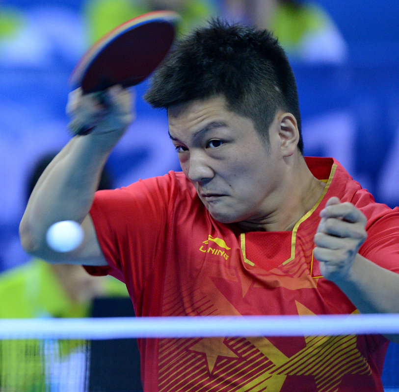 高清:青奥会乒乓球混合团体赛 中国3-0胜波兰