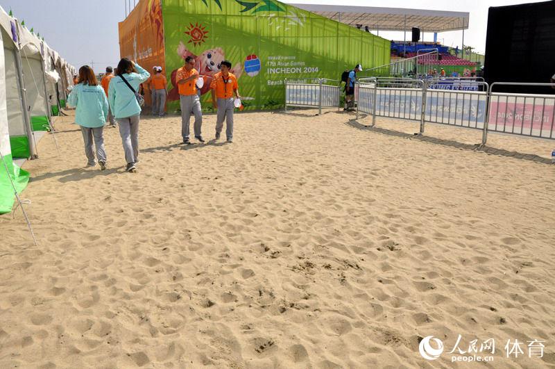 高清:亚运会沙滩排球比赛开赛 本网记者探访沙