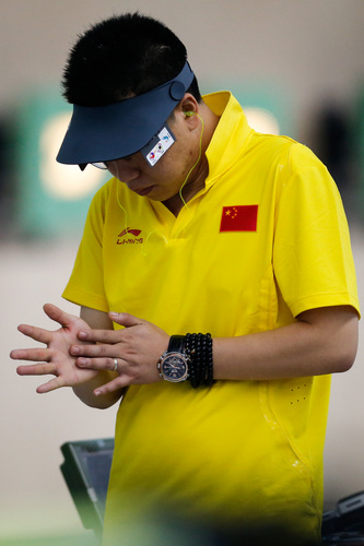 中国队选手庞伟在比赛中 新华社记者张帆摄