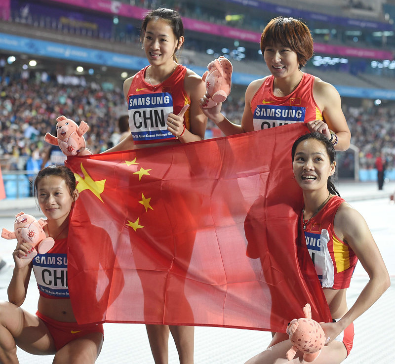 高清:亚运女子4x100米接力 中国队破纪录夺冠