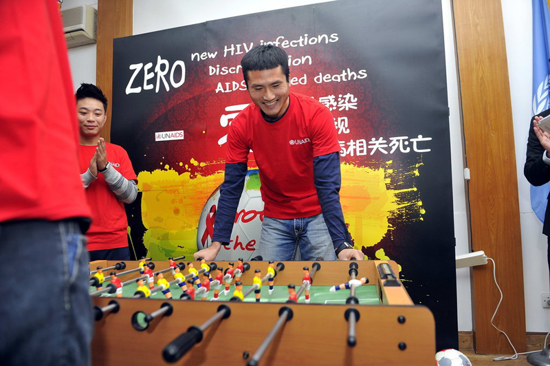 参与慈善――2014年12月2日，为了纪念第27个世界艾滋病日，联合国艾滋病规划署驻华办事处在联合国儿童基金会举办了“为健康加油”主题活动。