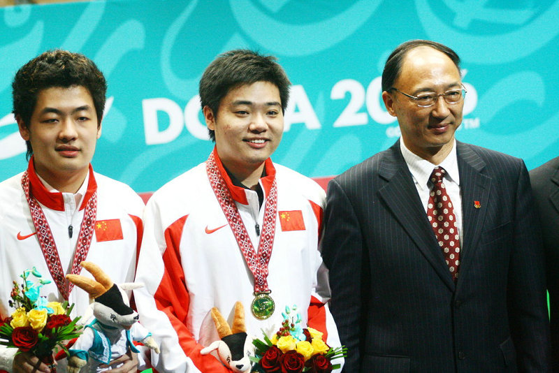 2006年多哈亚运会，丁俊晖为中国代表团拿下斯诺克男子单人、双人和团体三枚金牌