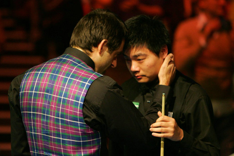 2007年斯诺克大师赛决赛，丁俊晖不敌奥沙利文，泪洒赛场