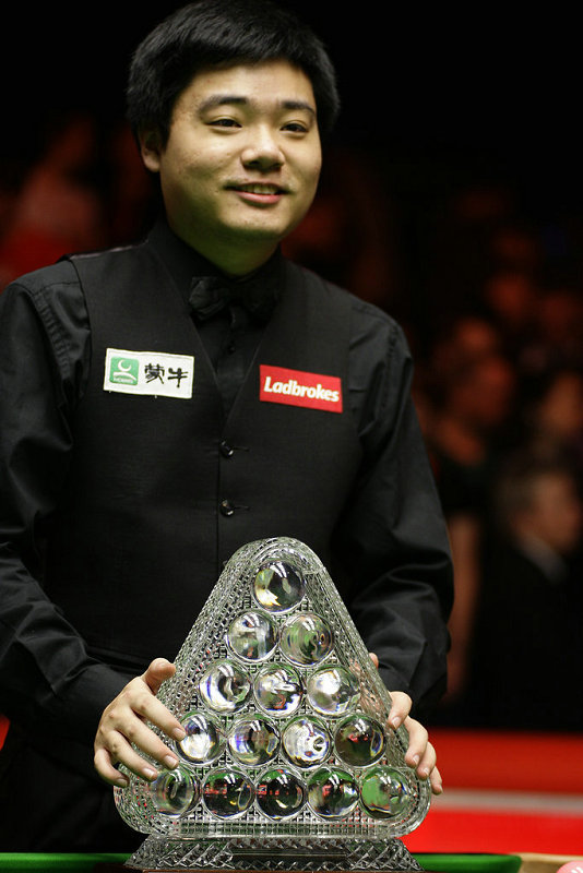 2011年，丁俊晖在温布利大师赛决赛中，战胜傅家俊，首次夺得冠军