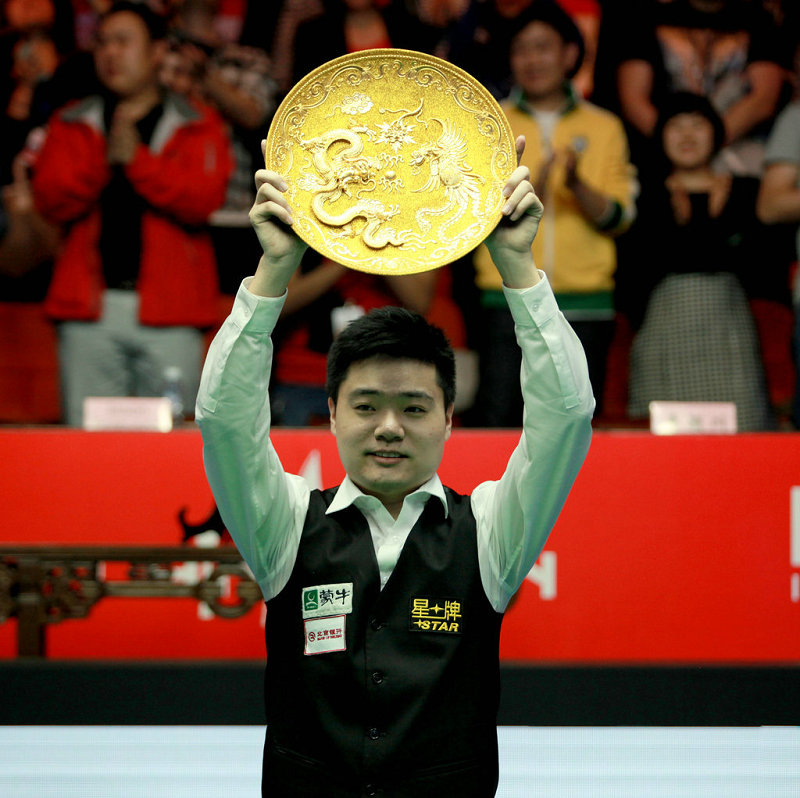 2014年中国赛，丁俊晖在决赛中击败罗伯逊，获得冠军