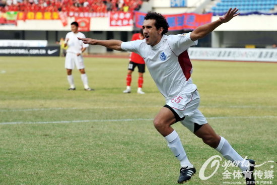 2009賽季，巴爾克斯力助深圳隊成功保級