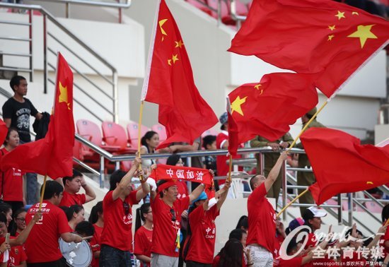 球迷為中國國奧隊加油