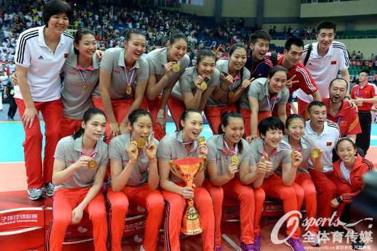 中国女排重夺冠军