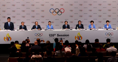 北京申冬奧代表團在媒體發布會上。
