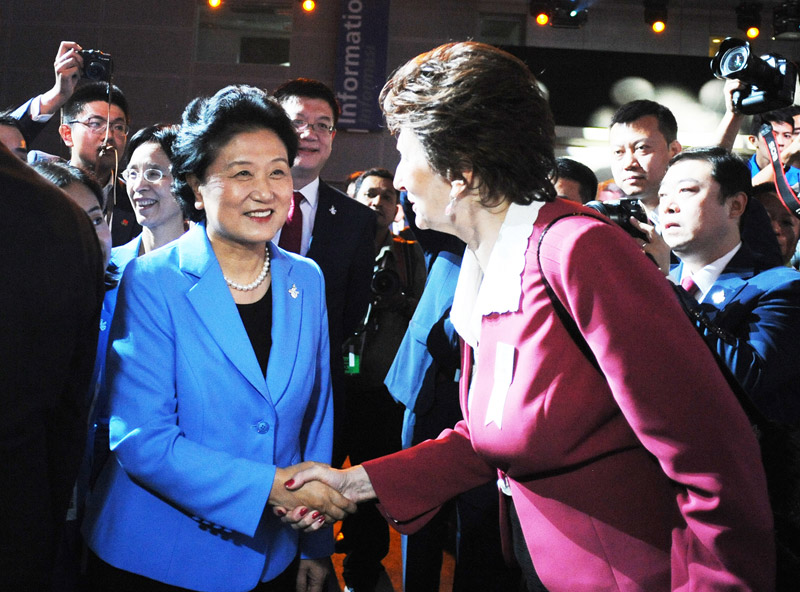 劉延東致謝國際奧委會委員。