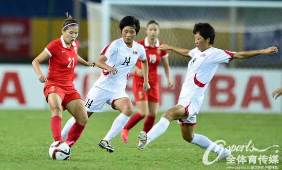 東亞杯半場-開場閃電丟球 中國女足1-2落后朝鮮