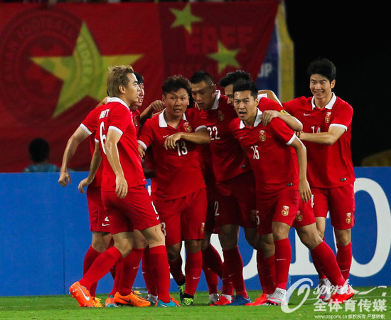 中國隊慶祝進球