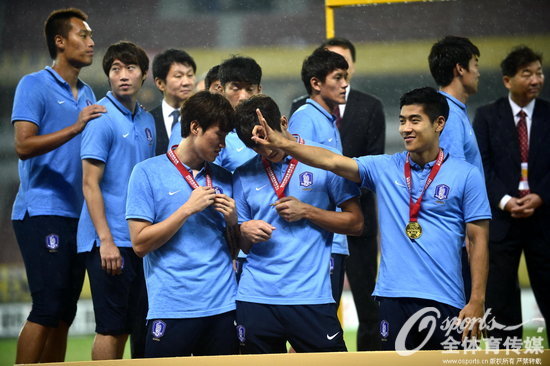 组图：2015东亚杯 韩国队夺冠中国队获亚军