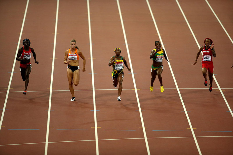 高清:女子100米弗雷泽10秒76摘金 夺世锦赛3连