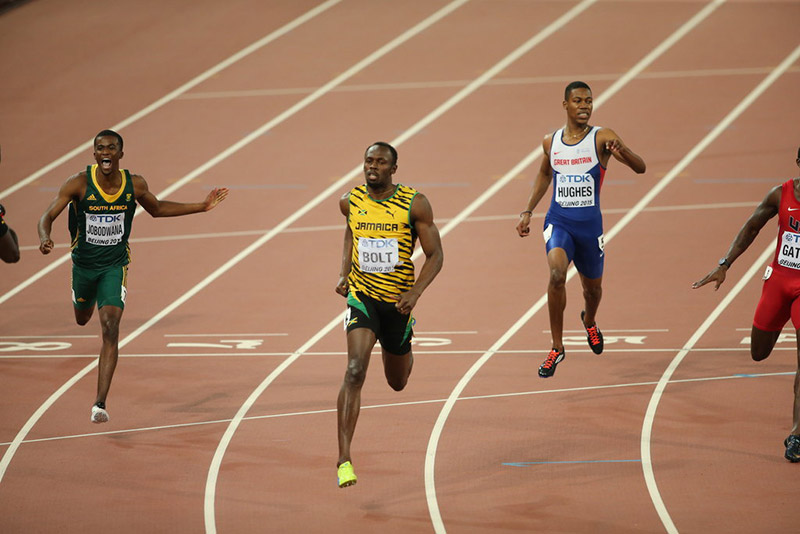 高清:男子200米决赛 牙买加选手博尔特19秒55