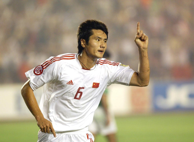 2004年8月3日晚,亚洲杯半决赛正式打响,中国队