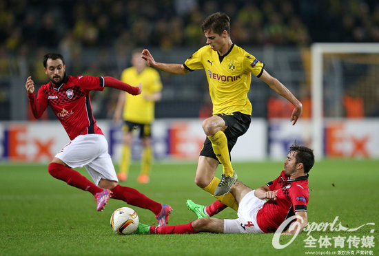 ŷ-˹ 4-0ʤǱǰߡ2