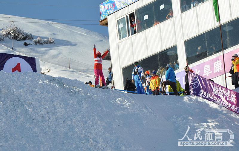 黑河代表隊李雪選擇0號跳台比賽