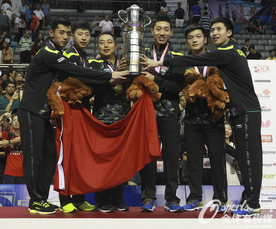 中国男乒力克日本队夺冠
