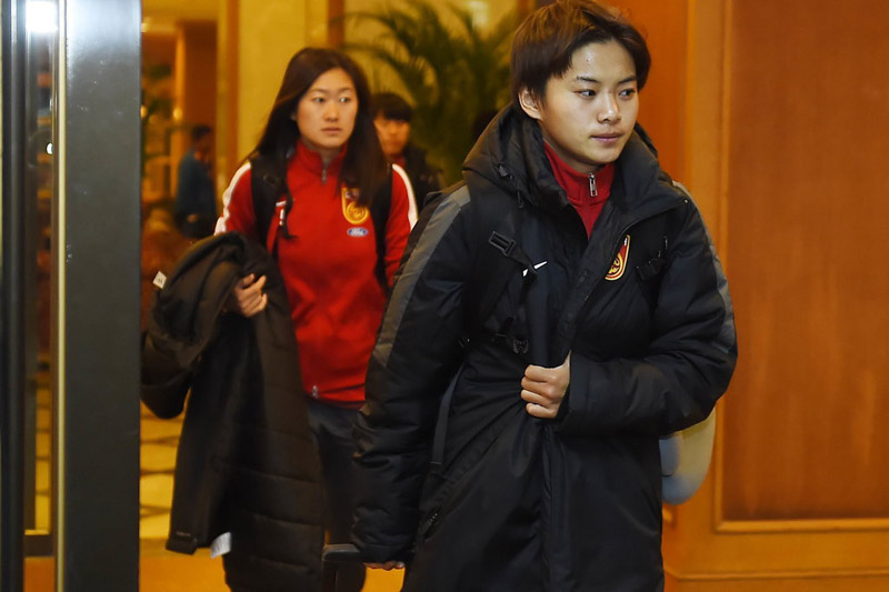 高清:中国女足结束奥预赛征程 今早启程回国- 
