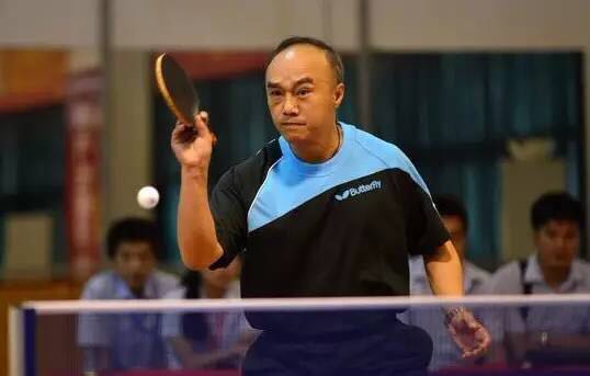 中國奧運冠軍陳龍燦率四川隊參賽。