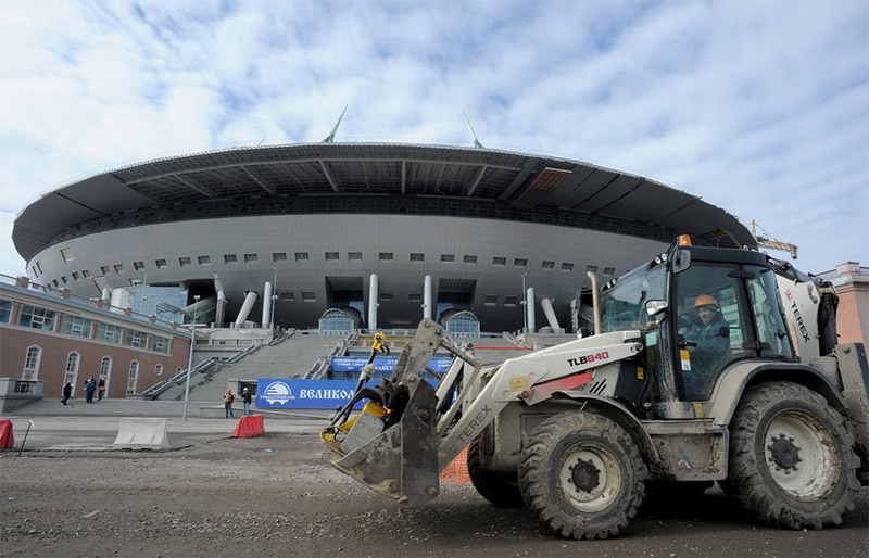 高清:国际足联官员检查俄罗斯世界杯场馆建设