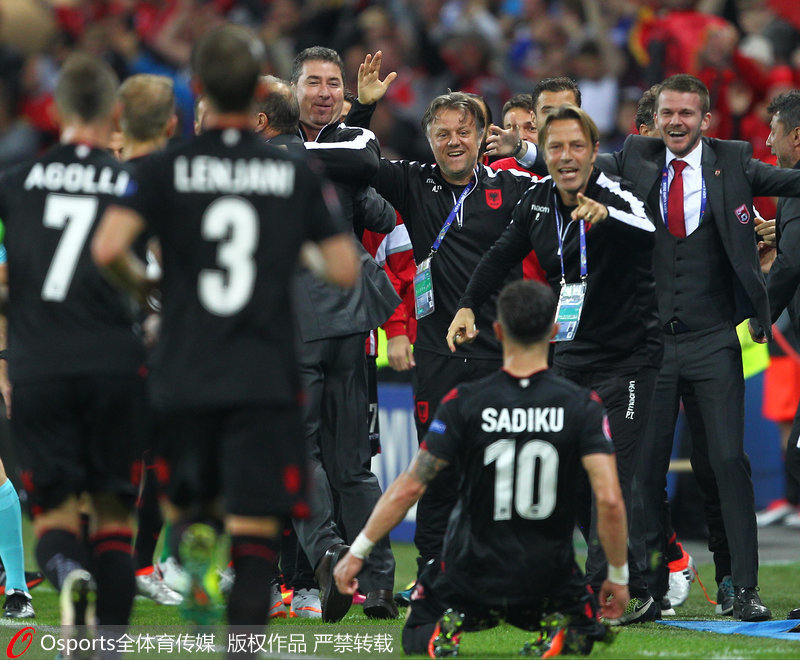 阿爾巴尼亞慶祝勝利