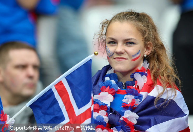 高清：法国vs冰岛 双方球迷集结造势