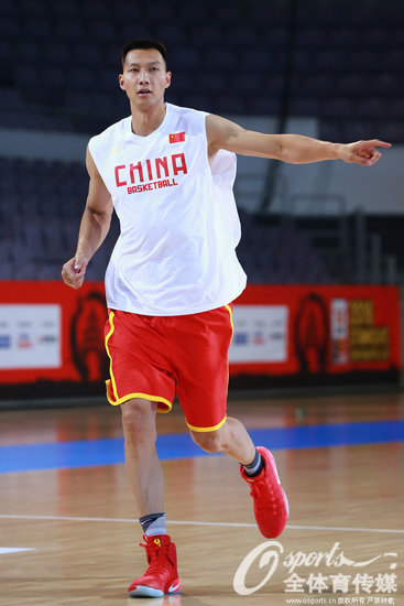 组图：中国男篮训练备战2016斯坦科维奇杯