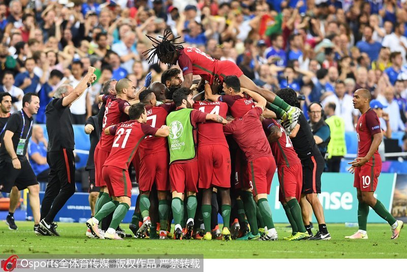葡萄牙隊慶祝進球