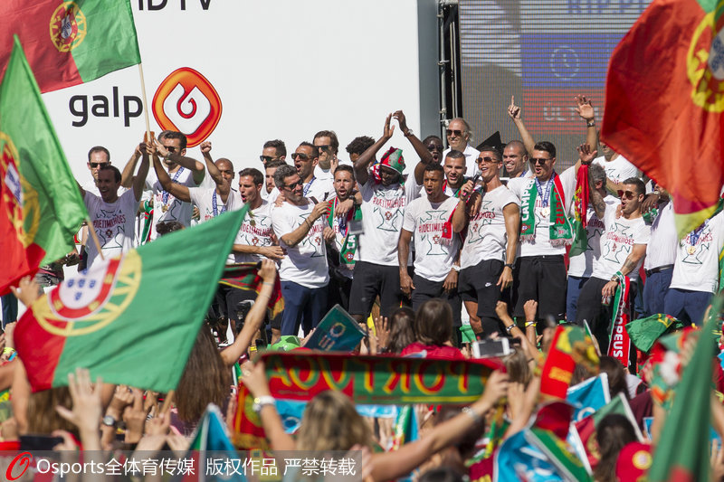 葡萄牙隊舉行冠軍游行
