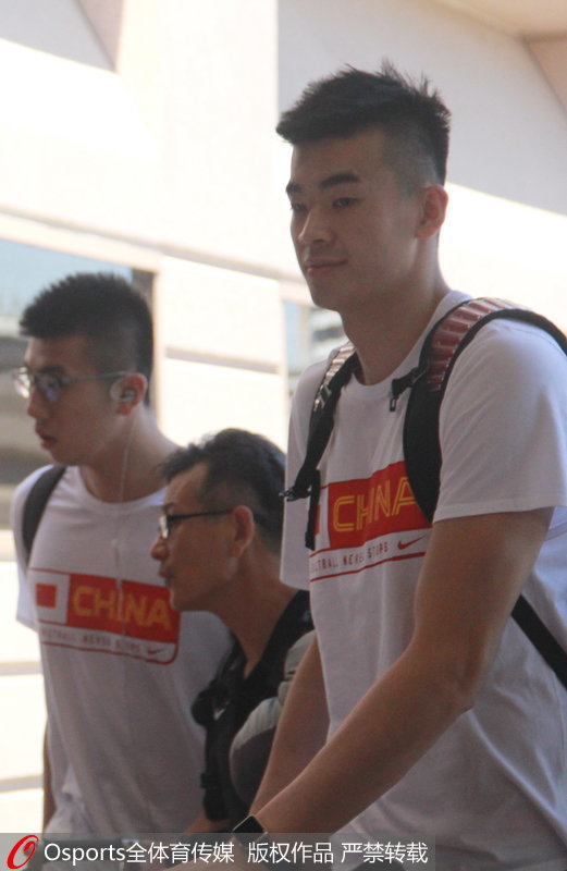 中國男籃隊員李慕豪