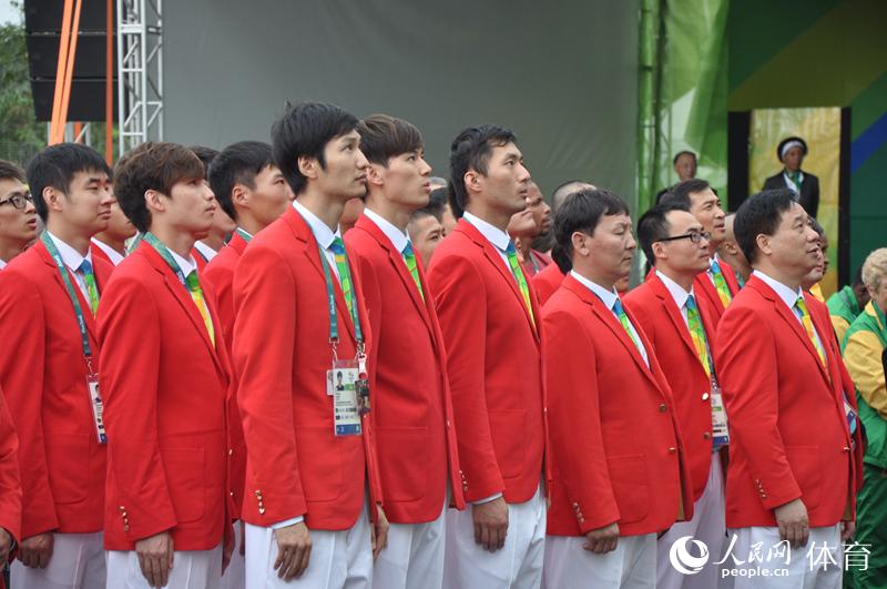 中國代表團舉行升旗儀式
